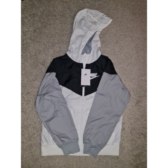 Nike Boy Sportswear Windrunner Jacket White/Black/Wolf Grey SIZE M - 850443-102 - Picture 3 of 3
